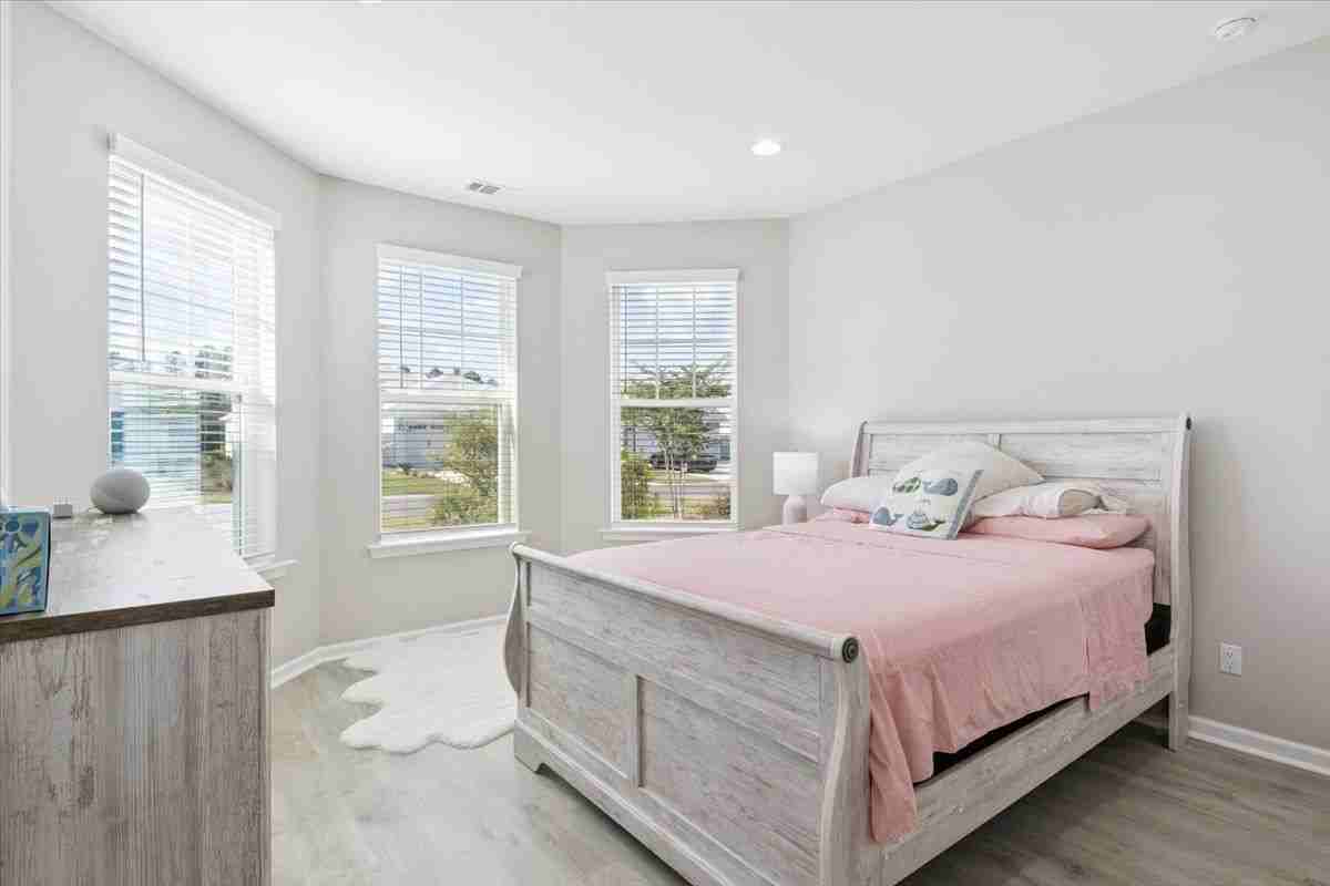 731 Harborside Dr - Photo 3 of 6