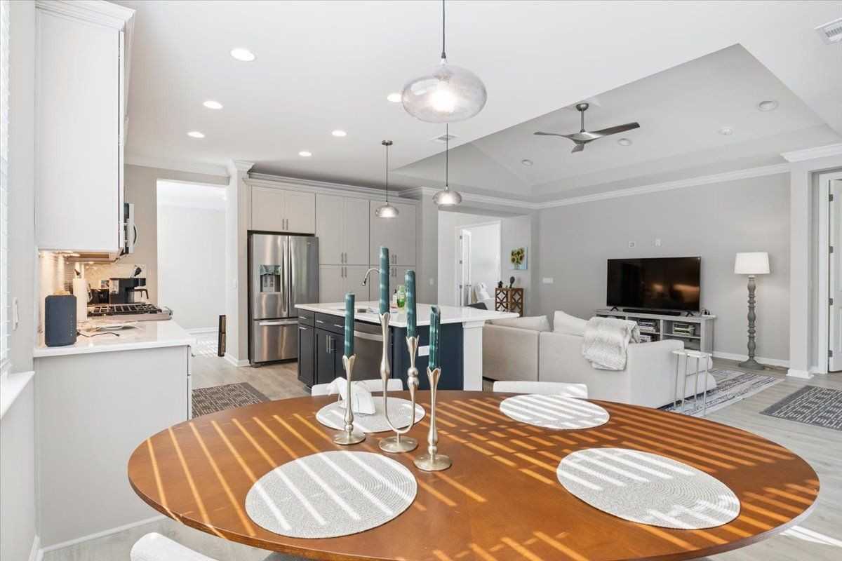 731 Harborside Dr - Photo 5 of 6