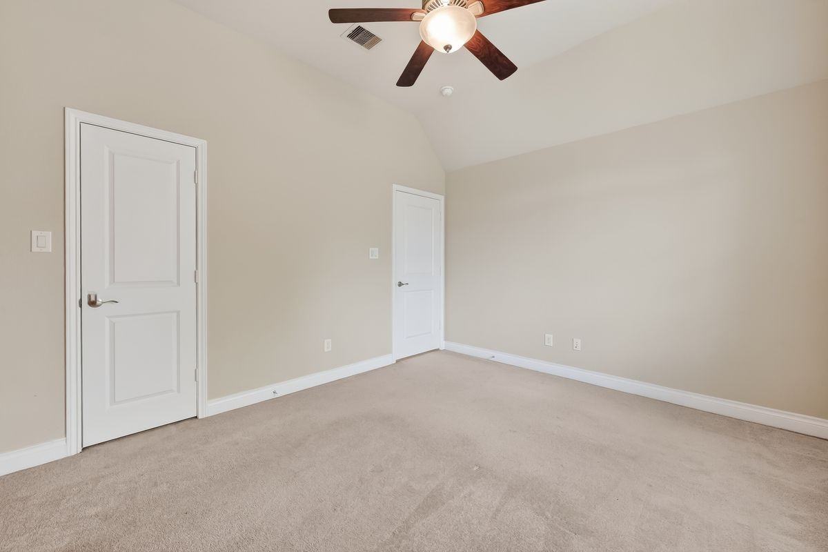 18011 Begbie Path - Photo 4 of 43