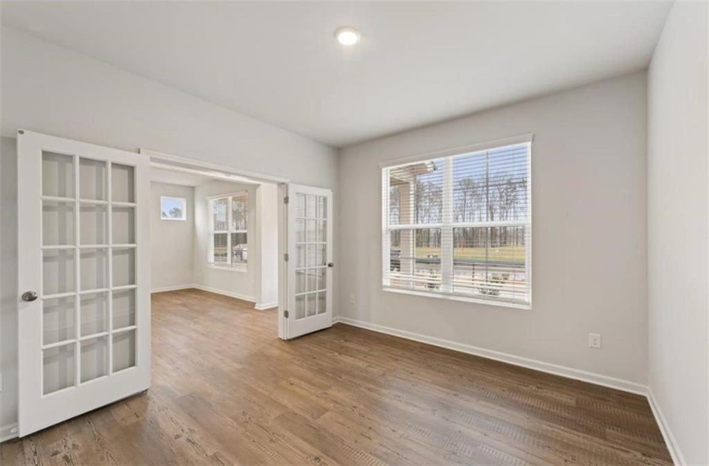 437 Carmichael Cir - Photo 6 of 34