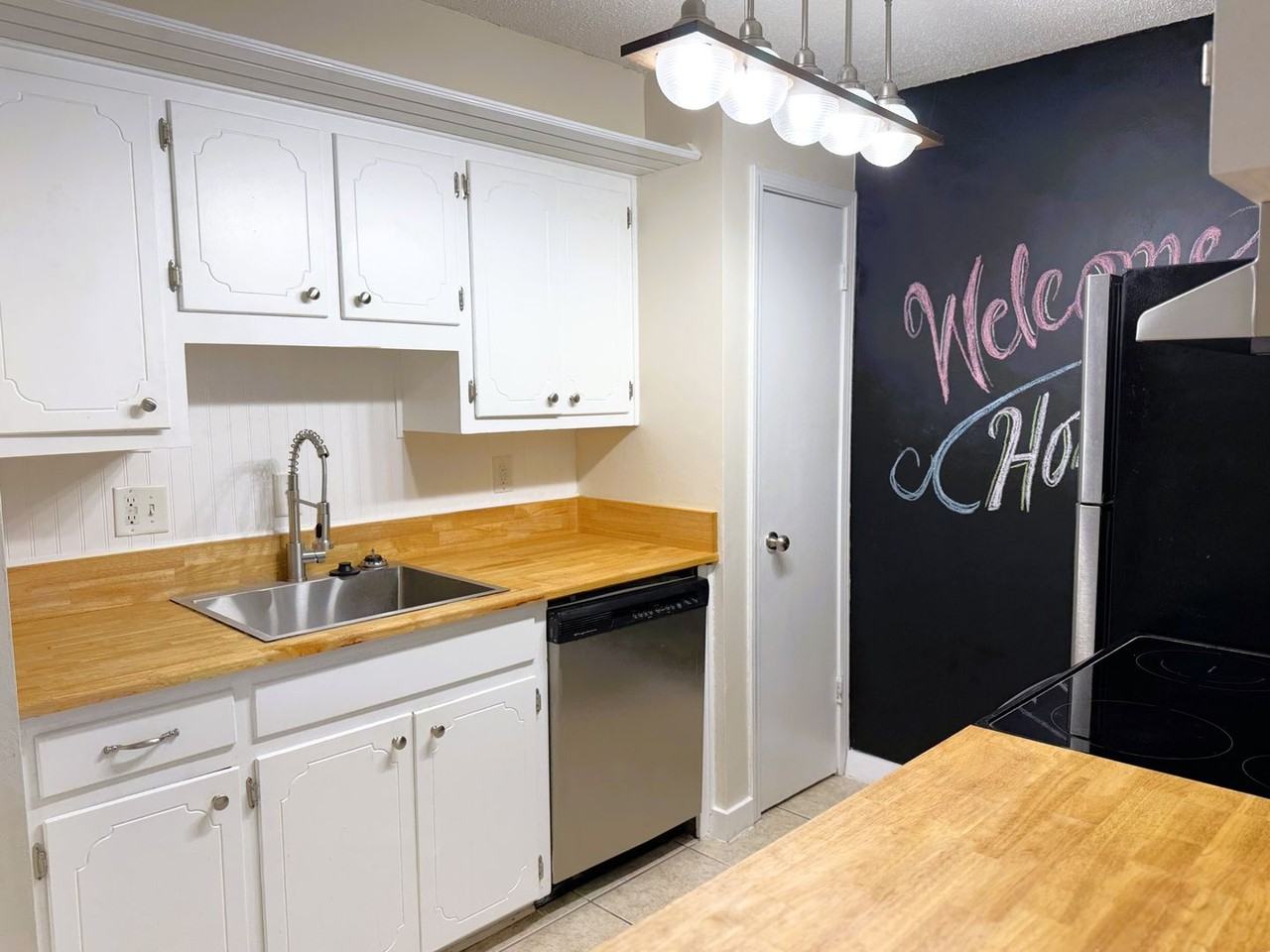 207 Riverbend Dr #207 - Photo 6 of 40