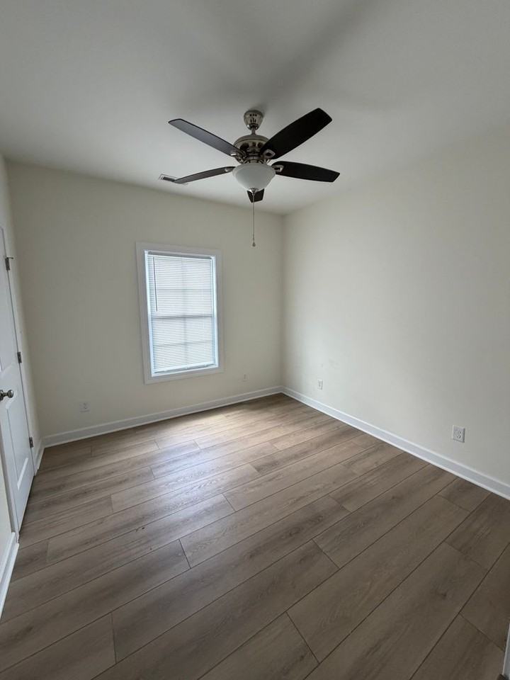 904 Fort Totten Dr #A - Photo 4 of 11