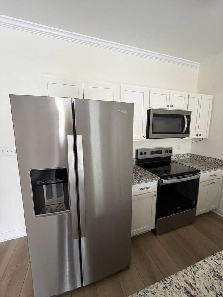 904 Fort Totten Dr #A - Photo 7 of 11