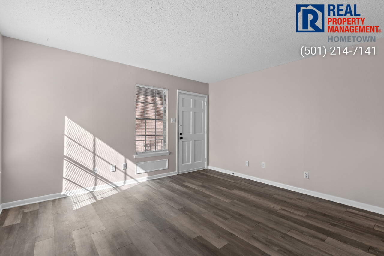 Orleans Square Apartments - Photo 5 of 12