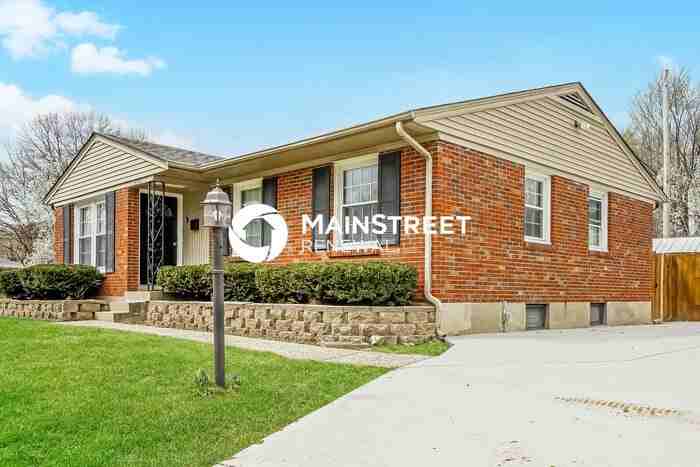 3552 Lisbon Ln - Photo 4 of 17