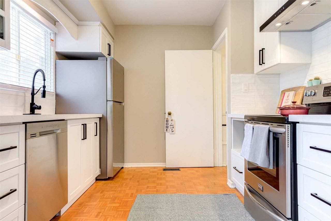 79 Longwood Drive - Photo 7 of 10