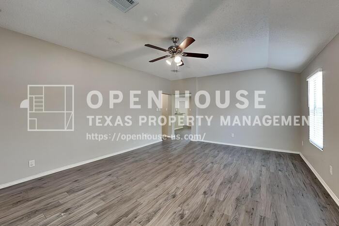 520 Bailey St - Photo 4 of 23