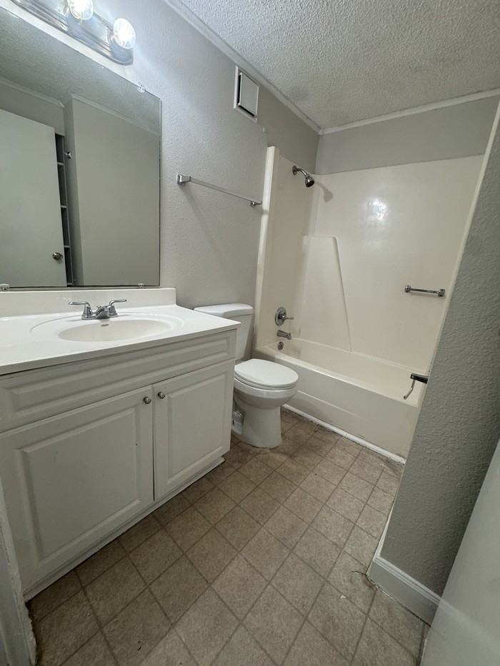 1344 Lodge Ter - Photo 6 of 9