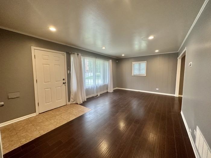 420 Indianwood Blvd - Photo 4 of 14