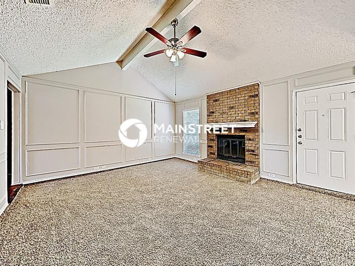 808 Crystal Creek Ln - Photo 4 of 18