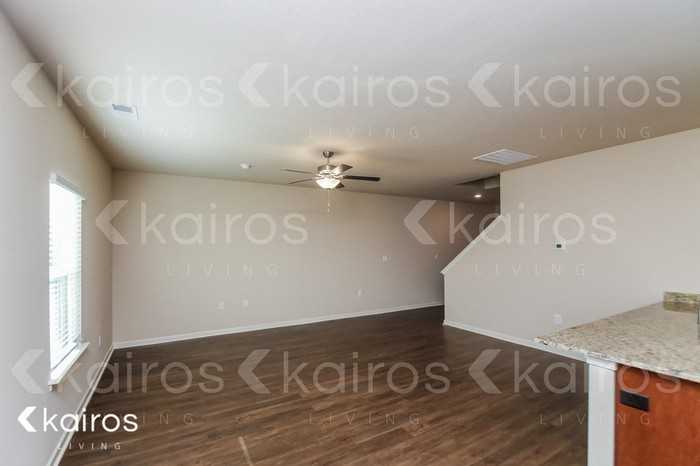 1052 Pilgrim Ln - Photo 6 of 18