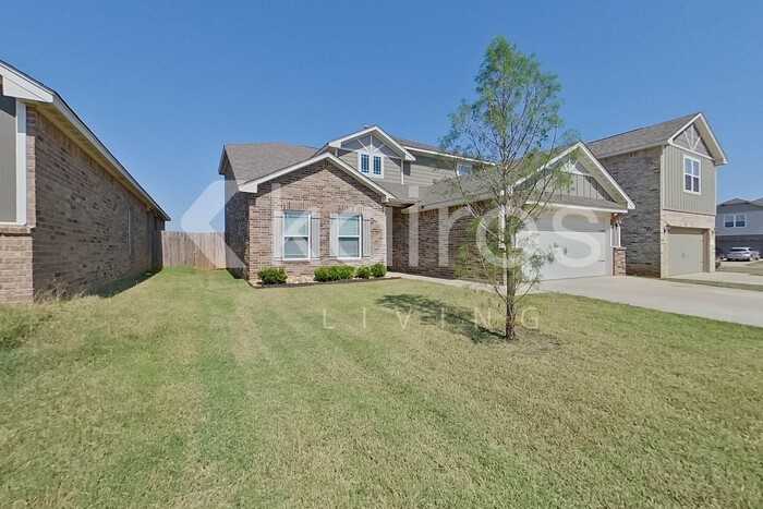 825 Nw 4th St - Photo 2 of 35