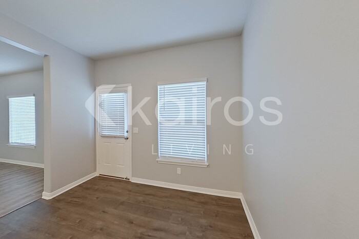 825 Nw 4th St - Photo 5 of 35