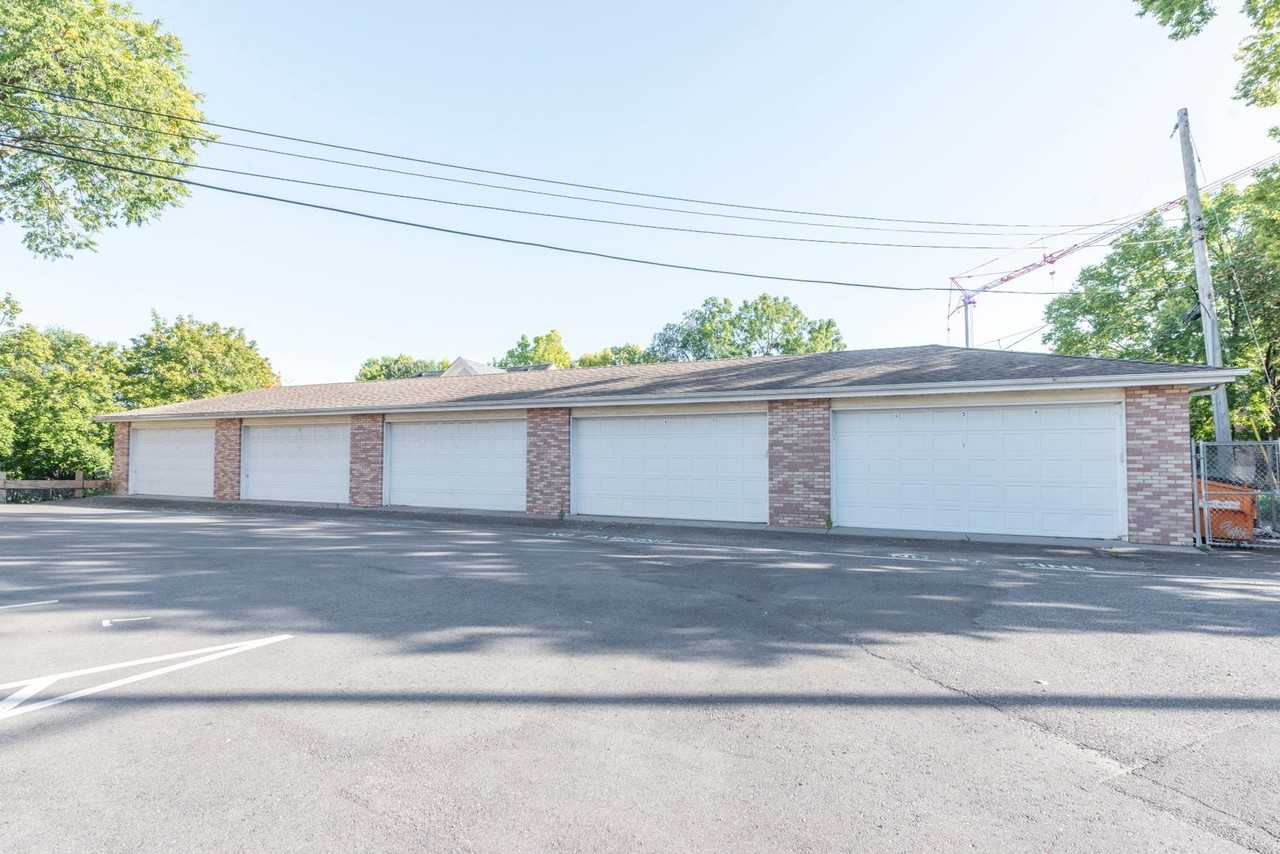 224 Cedar Lake Road North - Photo 6 of 25