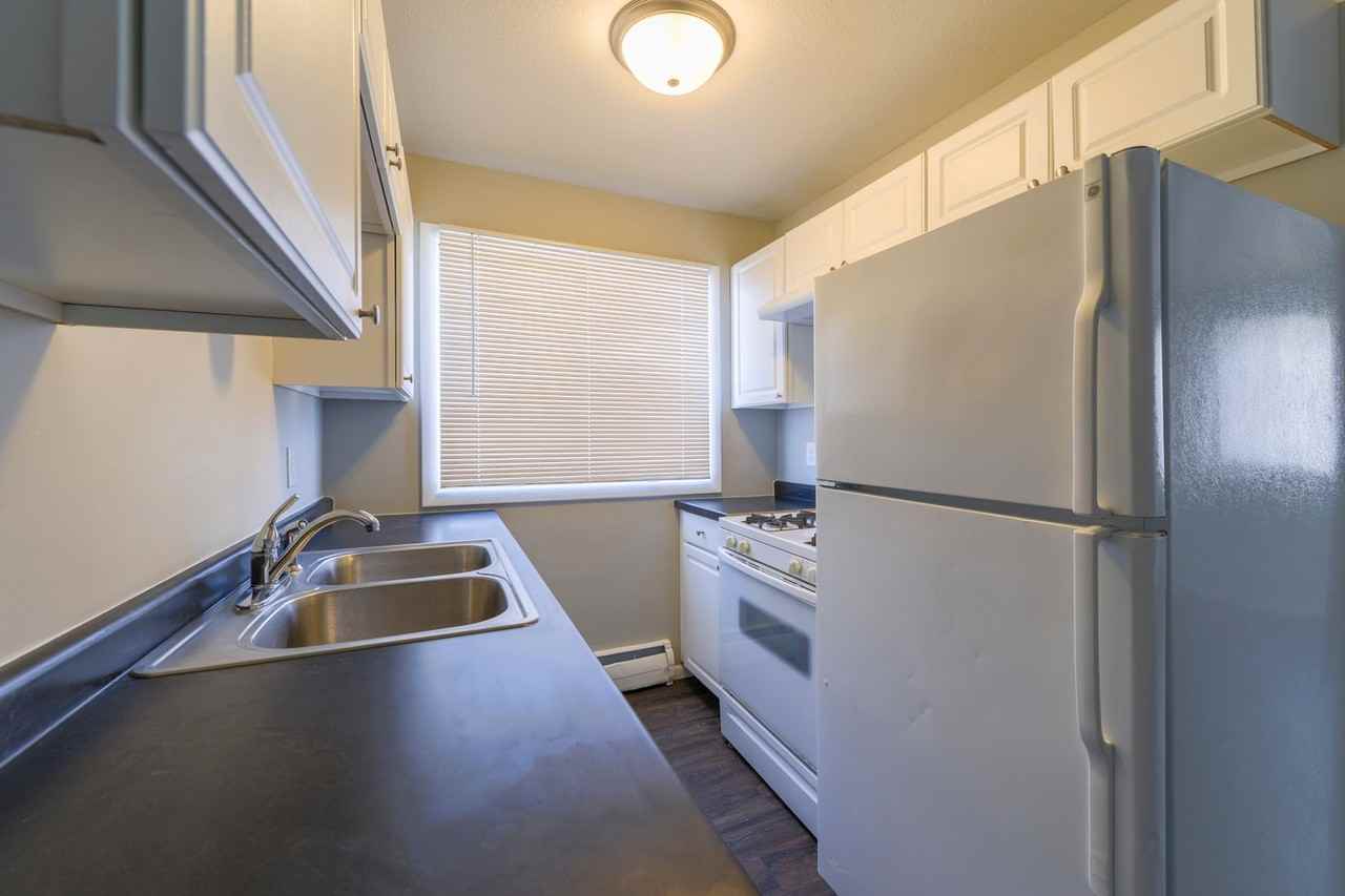1708 Glenwood Ave - Photo 5 of 26