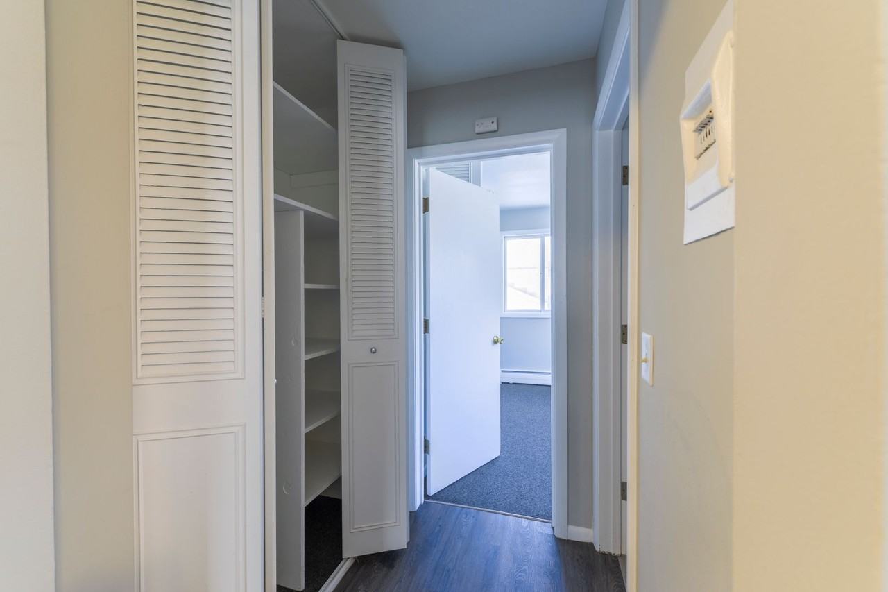 1708 Glenwood Ave - Photo 4 of 26