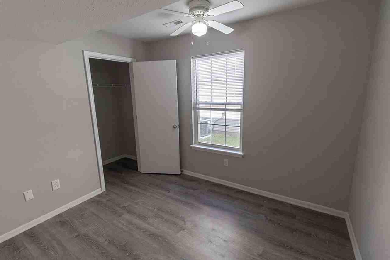 1417 Bodie Dr - Photo 7 of 26