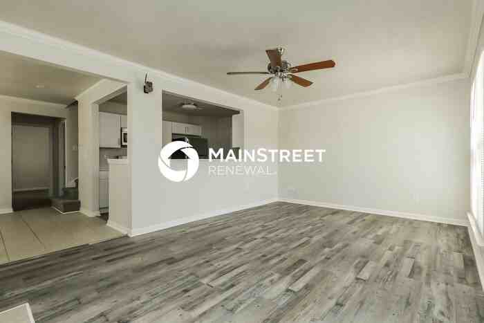 300 Ashton Pl - Photo 2 of 18