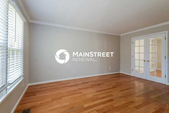 5042 Indian Valley Rd - Photo 5 of 17