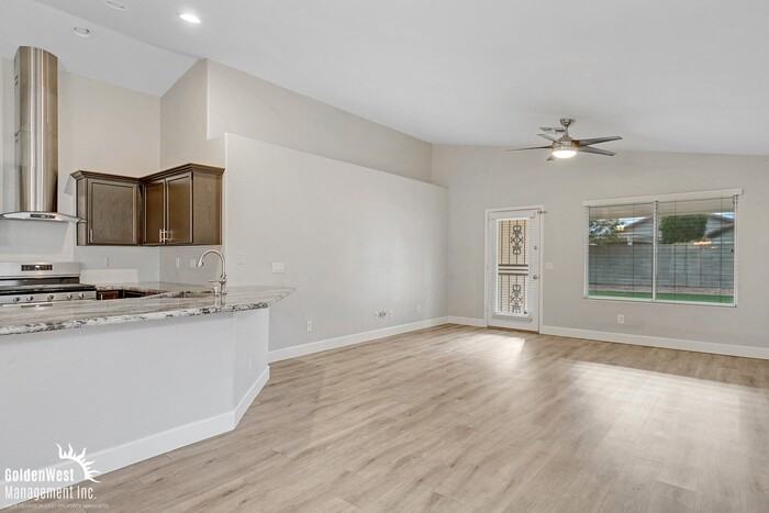 20314 N 82nd Ave - Photo 4 of 16