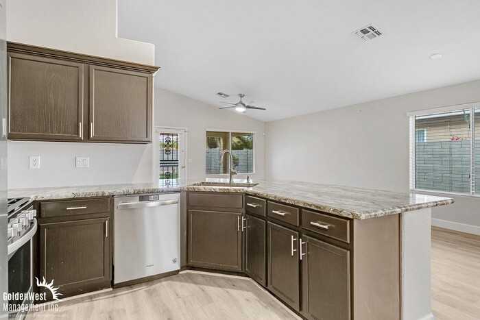 20314 N 82nd Ave - Photo 6 of 16