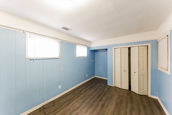 1007 Highpoint Rd - Photo 7 of 10