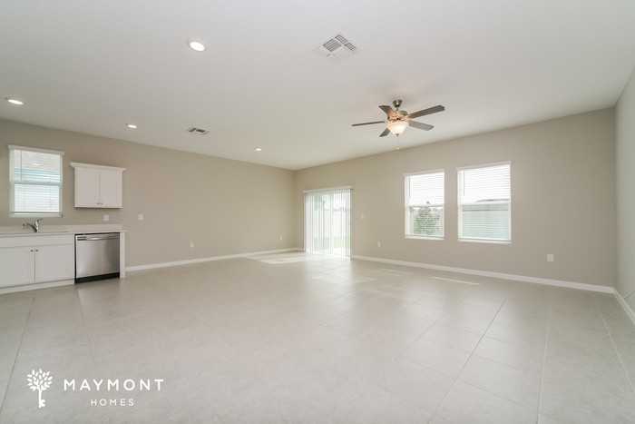 336 Kenilworth Dr - Photo 4 of 15