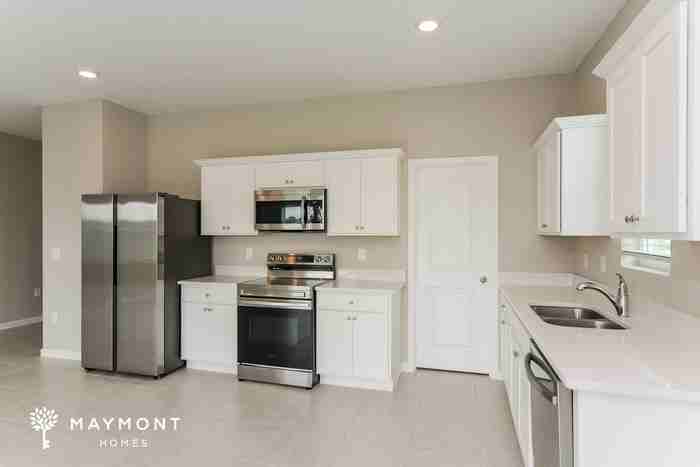 336 Kenilworth Dr - Photo 7 of 15