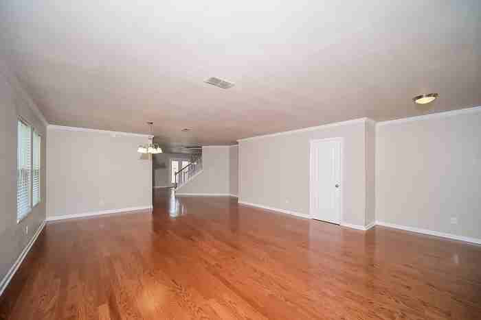 202 Brockton Dr - Photo 6 of 14