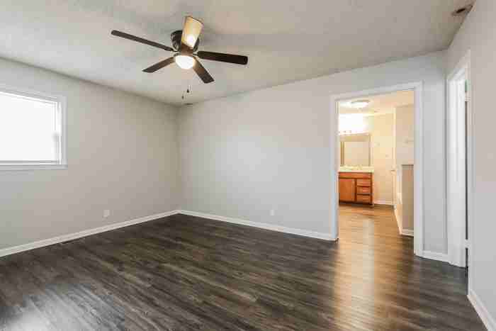 409 Shamrock Dr - Photo 6 of 10