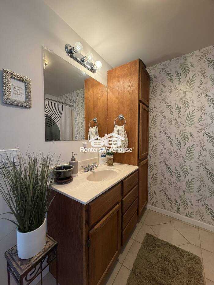 2317 Hoxie Ave - Photo 5 of 14