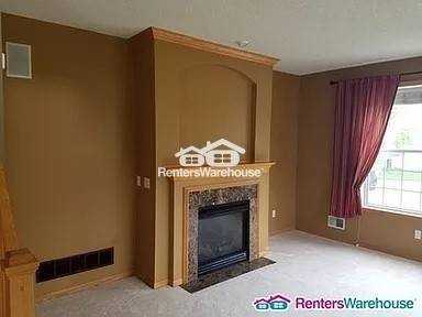 11212 Aberdeen St Ne #E - Photo 5 of 16