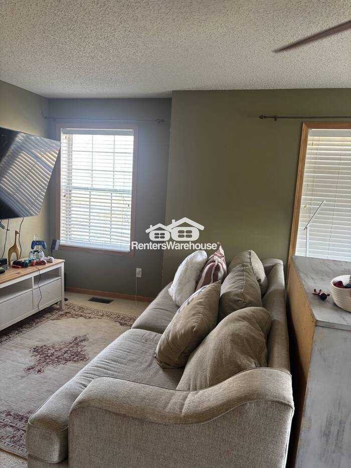 11212 Aberdeen St Ne #E - Photo 6 of 16