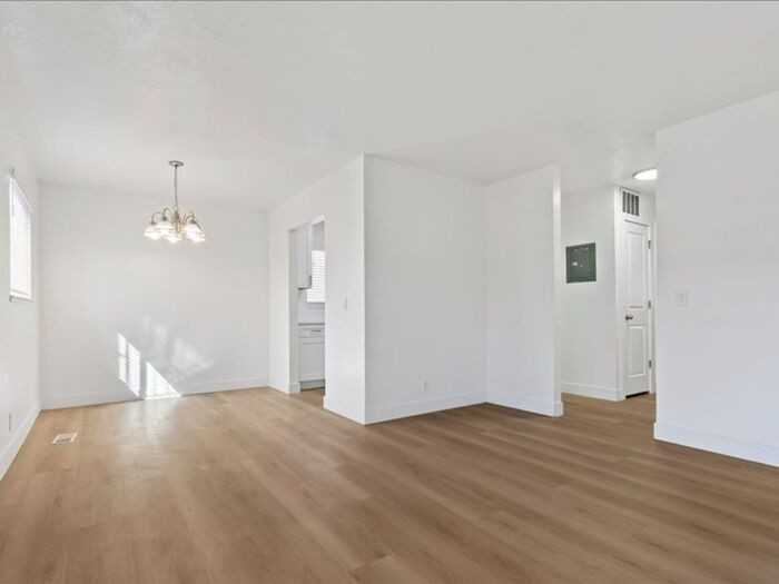 1536 W 3395 S #4-4 - Photo 5 of 22