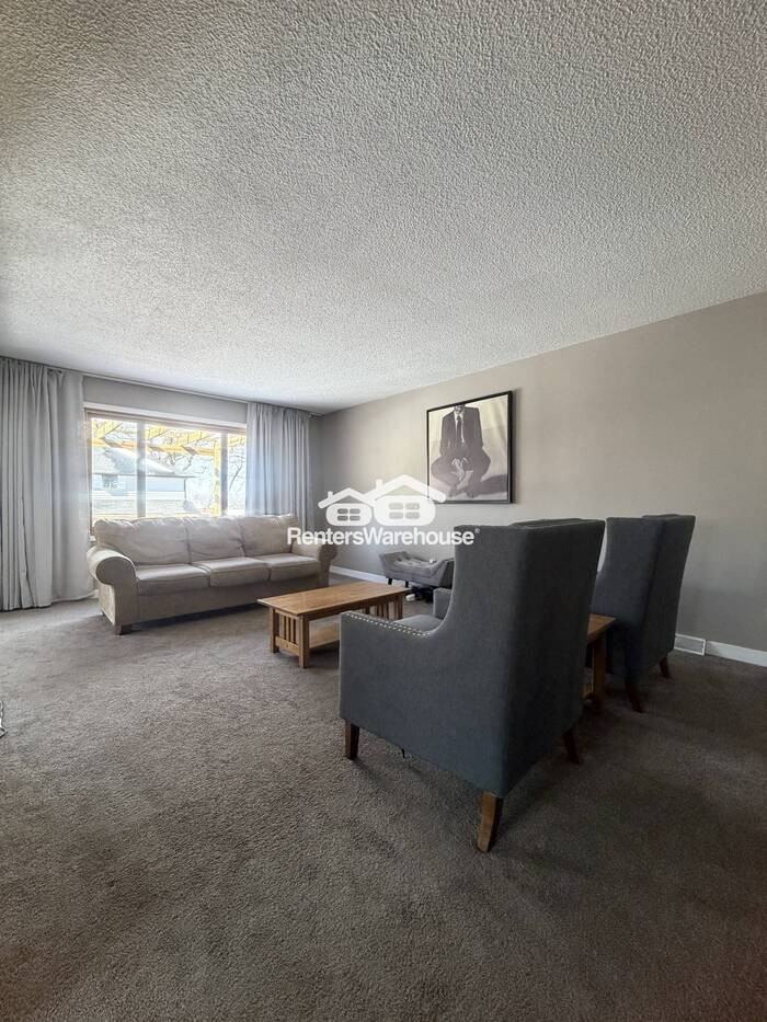 3013 Fairview Rd Sw - Photo 4 of 40