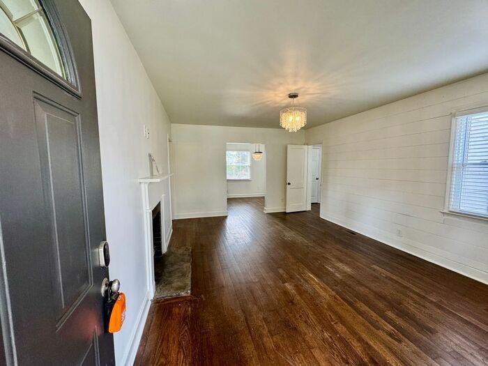 1906 Vanderbilt Cir Sw - Photo 3 of 36