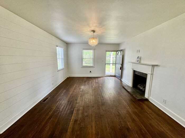 1906 Vanderbilt Cir Sw - Photo 4 of 36