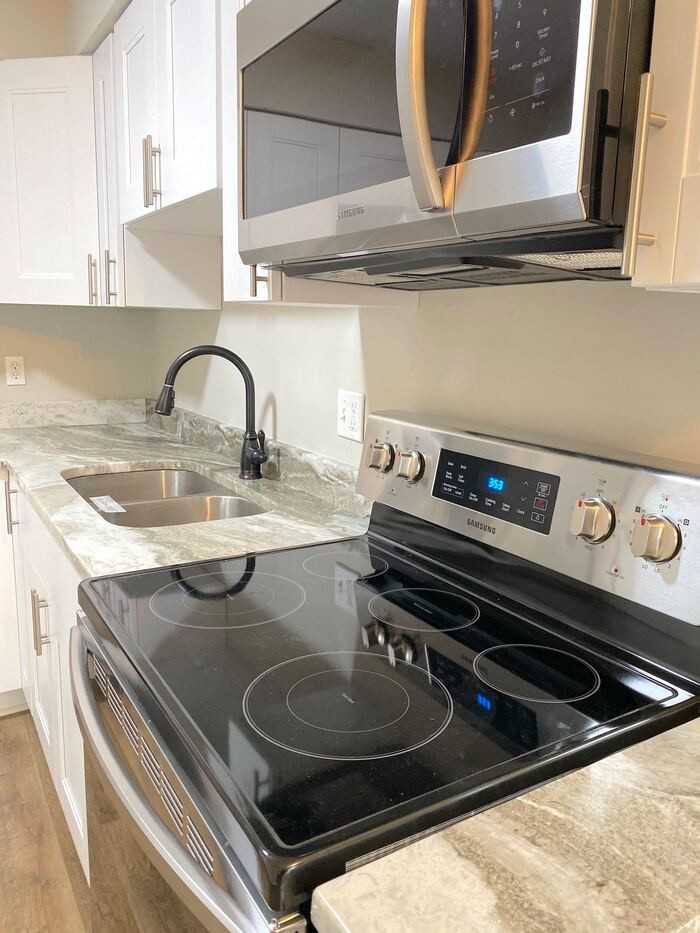 2126 Kimball Cir - Photo 3 of 17