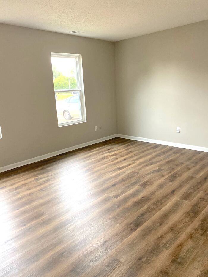 2126 Kimball Cir - Photo 4 of 17