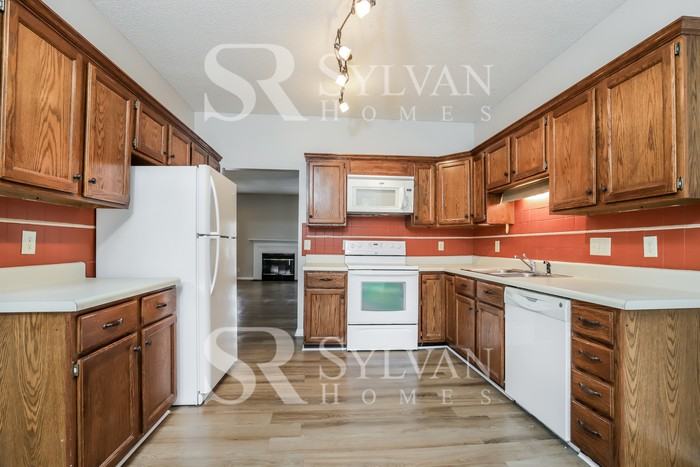 40 Milpond Ln - Photo 7 of 16