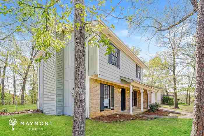 3044 Apple Valley Ln - Photo 2 of 3