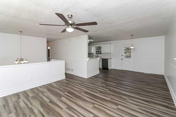 980 Hitchcock Rd - Photo 3 of 15