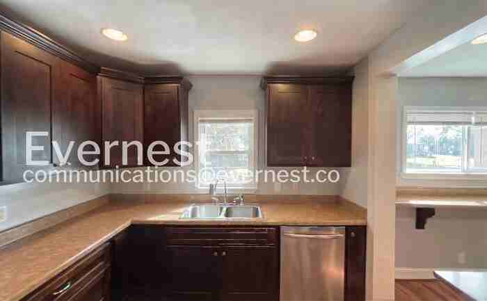 1300 S Lyerly St - Photo 5 of 36