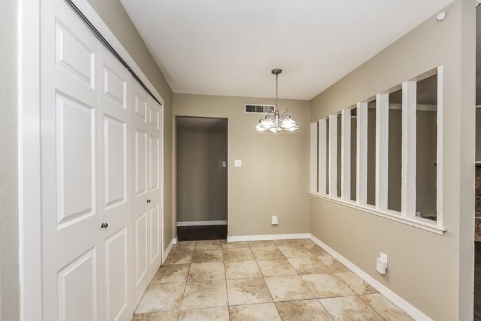 404 Woodcrest Way - Photo 5 of 16