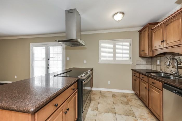 404 Woodcrest Way - Photo 7 of 16