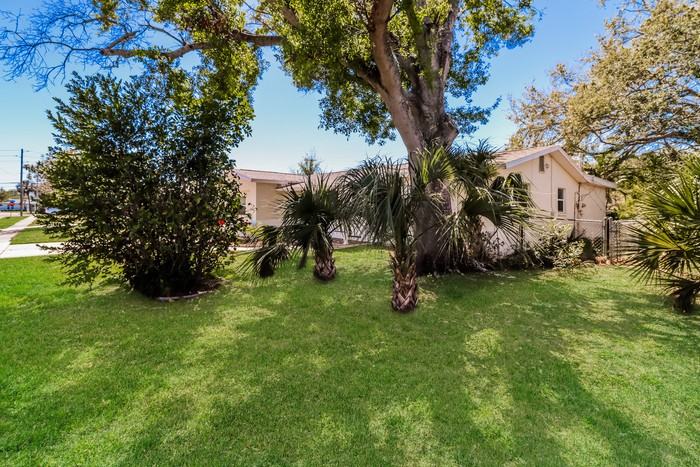 1588 Eunice Ln - Photo 3 of 5