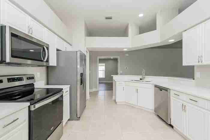 2614 Vinedale Ave - Photo 5 of 16