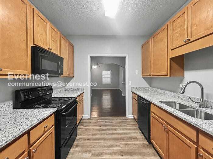 8612 Thomas Rd - Photo 3 of 24