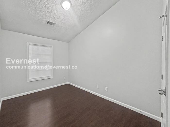 8612 Thomas Rd - Photo 6 of 24