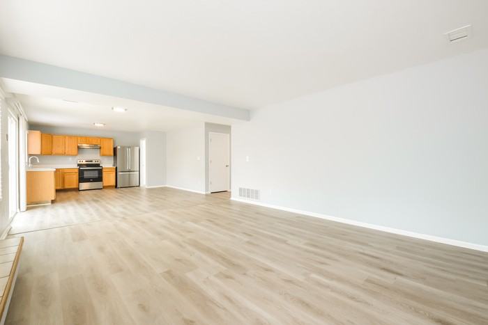 4804 Lisbon St - Photo 5 of 17